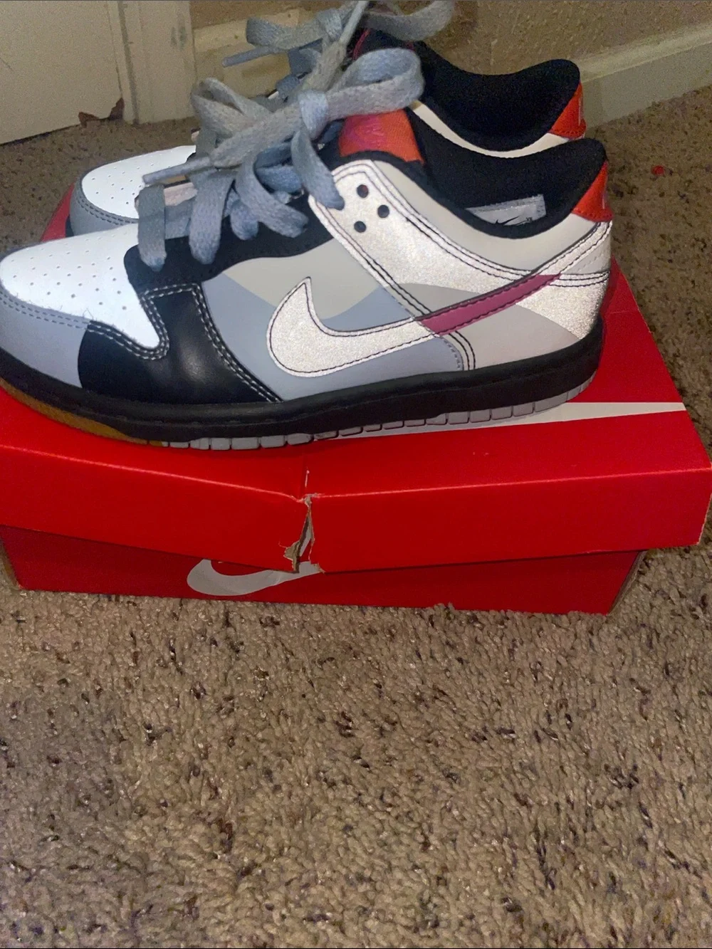 Nike youth low